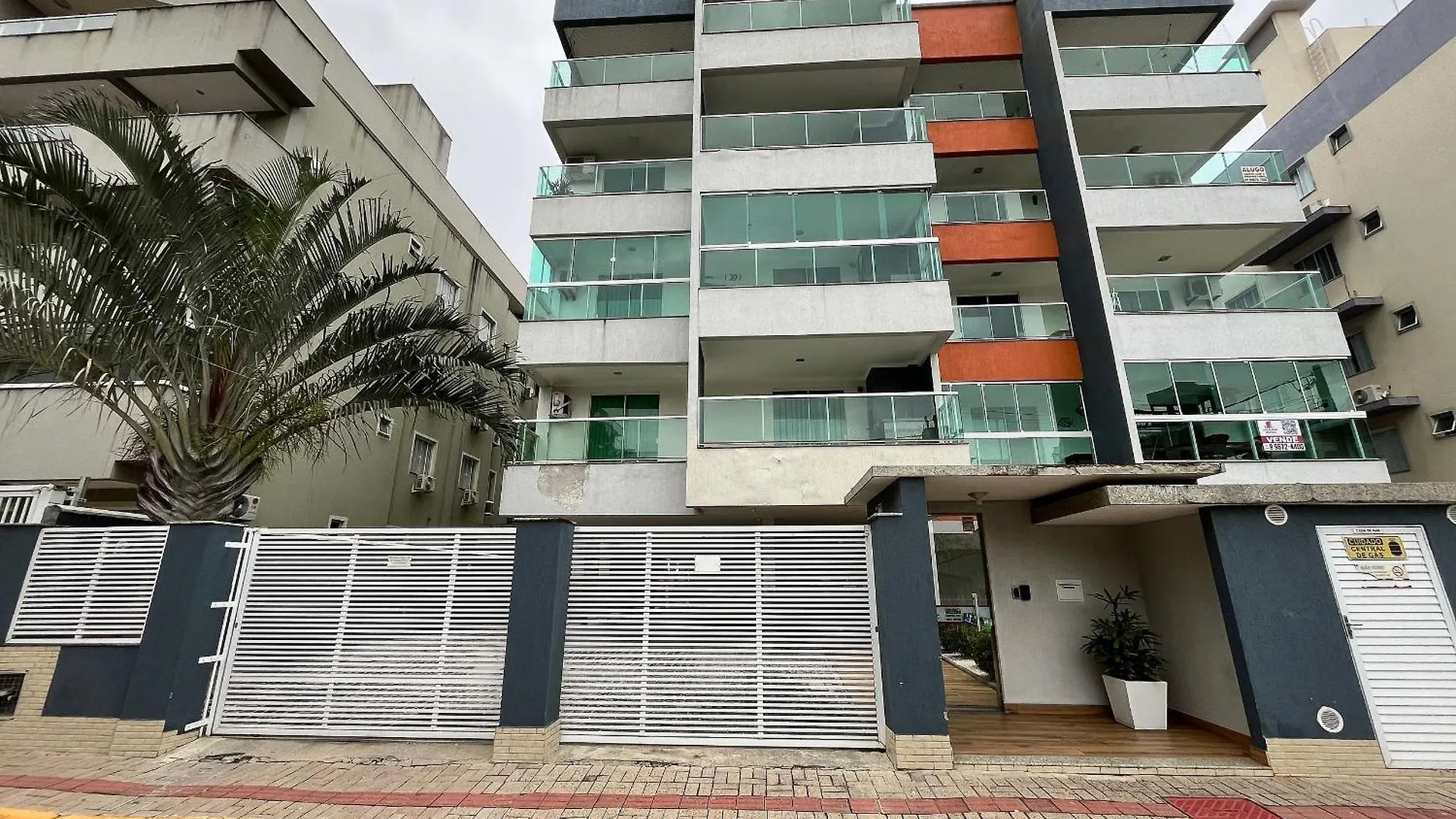 B163 - Apartamento Em Bombas Para 05 Pessoas Bombinhas 0*,  Brazil