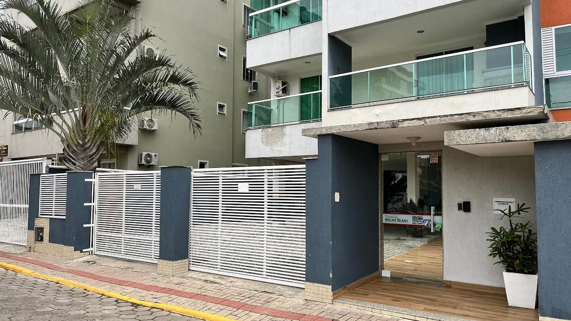 B163 - Apartamento Em Bombas Para 05 Pessoas Bombinhas Apartment