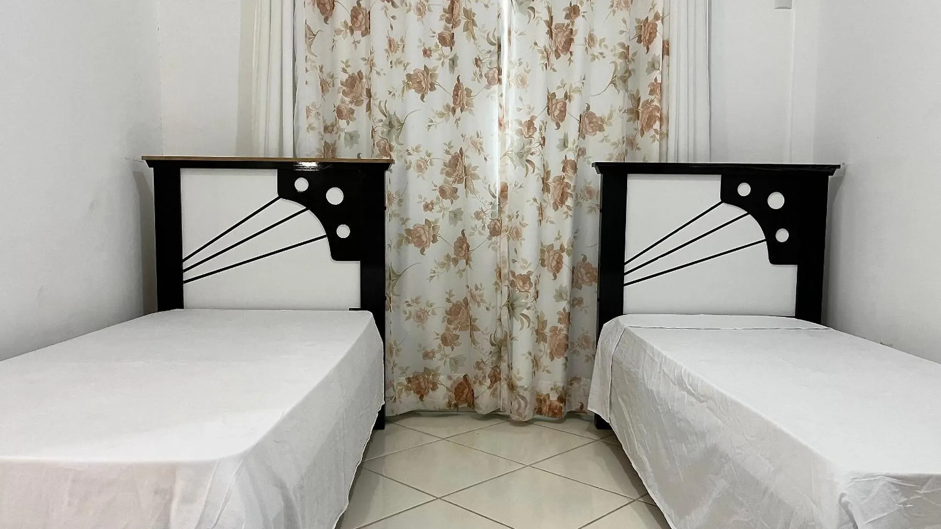 B163 - Apartamento Em Bombas Para 05 Pessoas Bombinhas