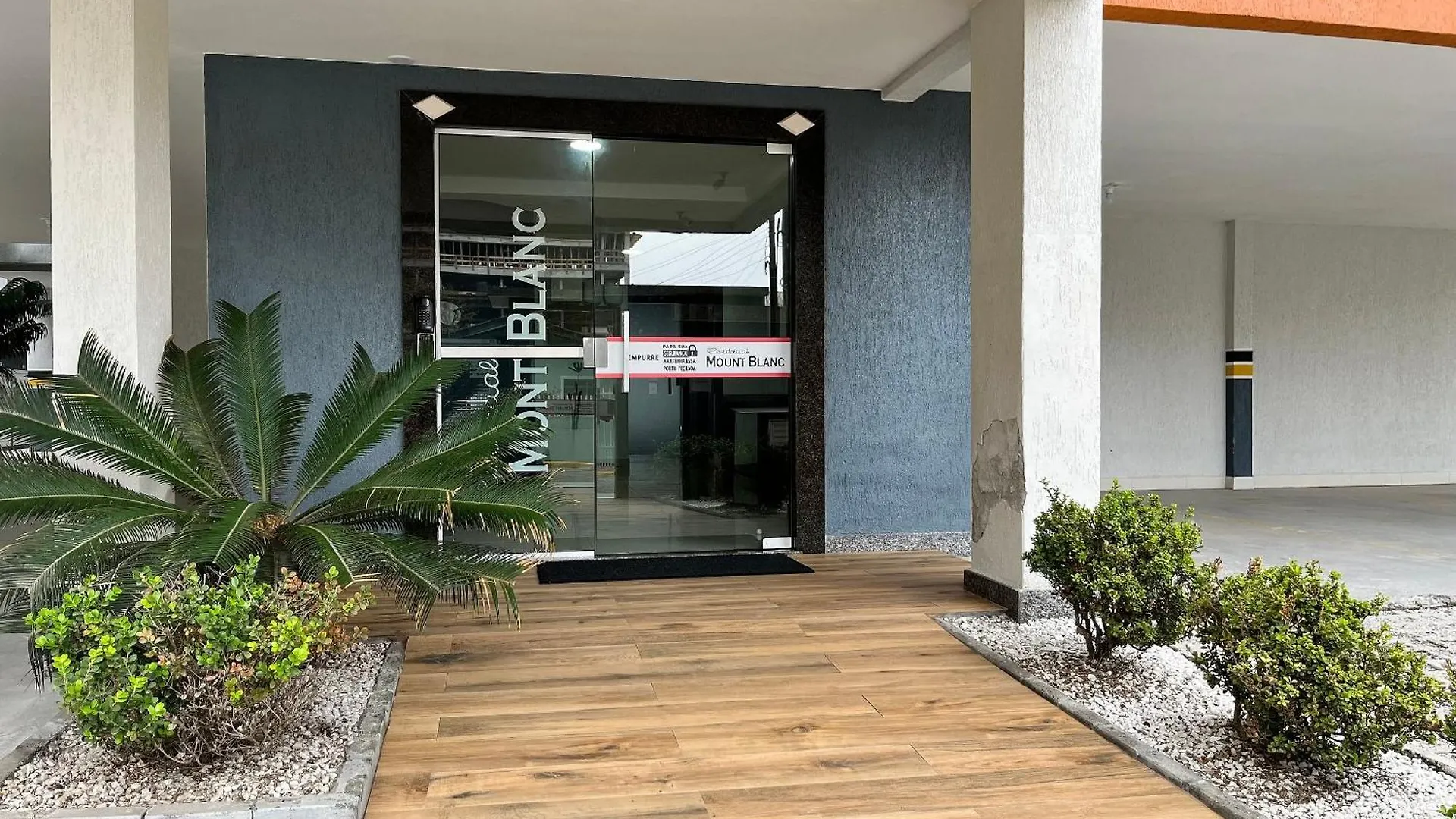 B163 - Apartamento Em Bombas Para 05 Pessoas Bombinhas 0*,