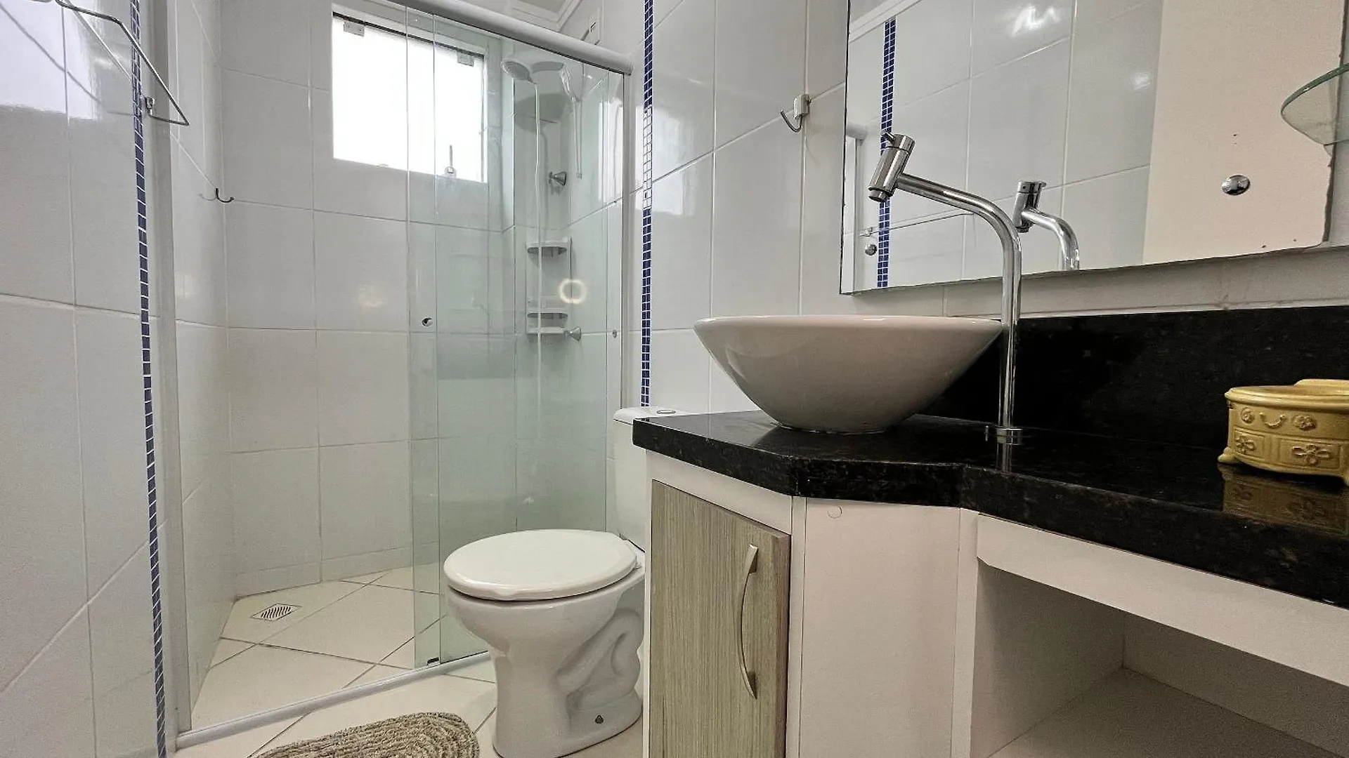 B163 - Apartamento Em Bombas Para 05 Pessoas Bombinhas
