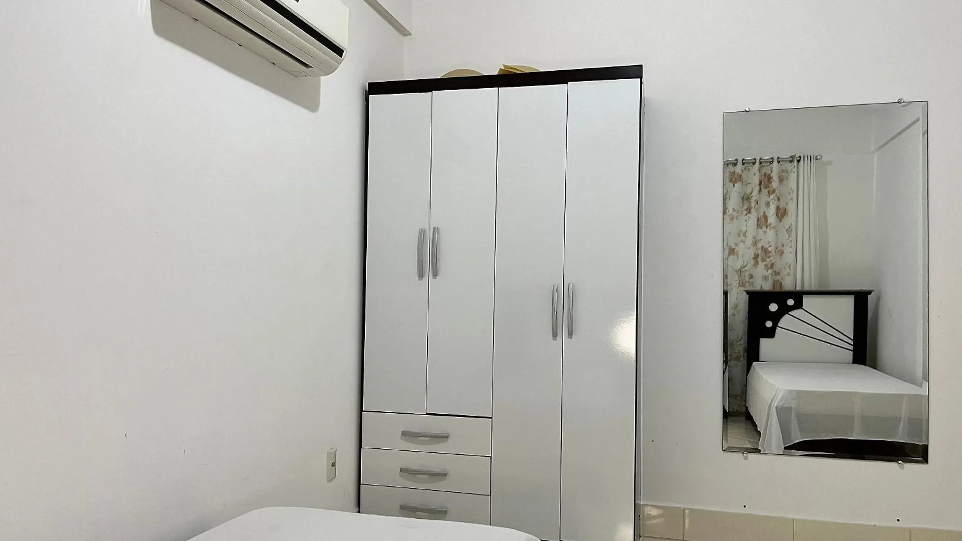 B163 - Apartamento Em Bombas Para 05 Pessoas Bombinhas 0*,  Brazil